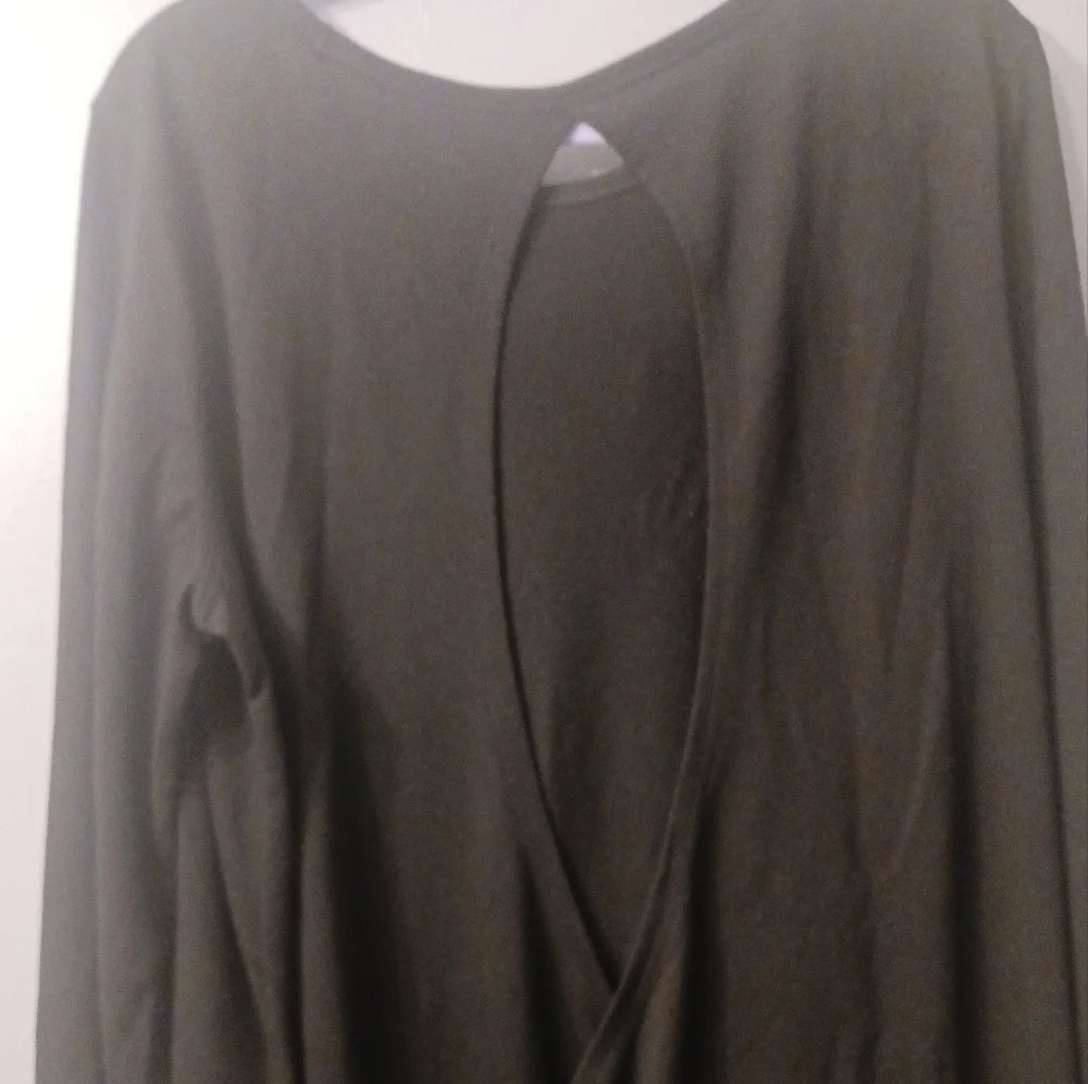 Final $5 Old Navy Split (open) Back Hi-Lo Longsleve Knit  Top Sz. L Black - Picture 5 of 6